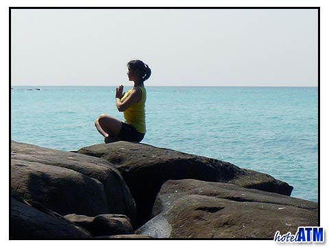 Best meditation and yoga of Phi Phi on Long Beach