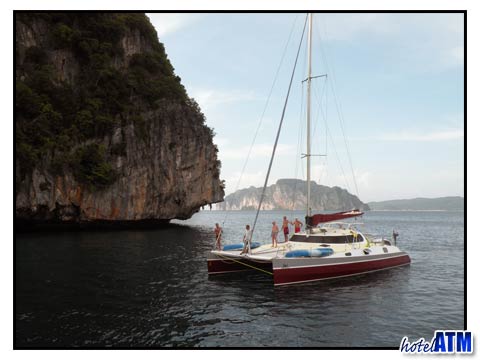 Sailing adventures around Phi Ohi Island in October