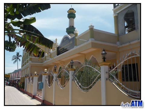 Architecture of the Al-Islah Phi Phi Island Mosque