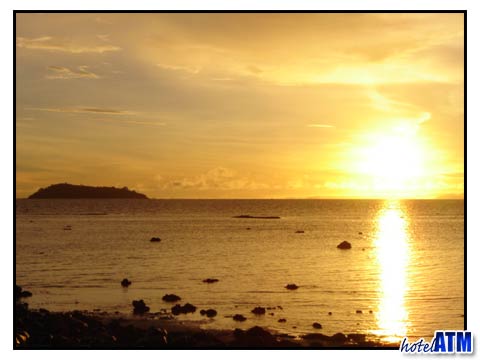 Sunset view to Bamboo Island from Phi Phi