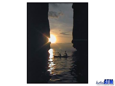Sunset kayakign trip at Wang Long Phi Phi Island