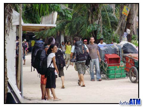 Backpacking Phi Phi Island: Where To Stay