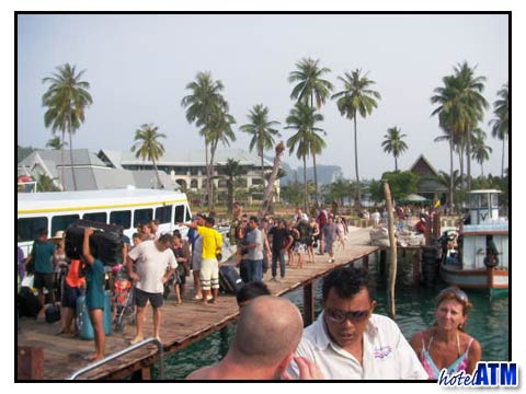 Phi Phi ferry transfer arriving at the Phi Phi pier