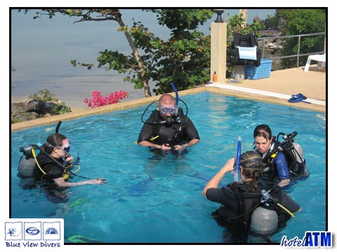Scuba diving students of Blue View Divers